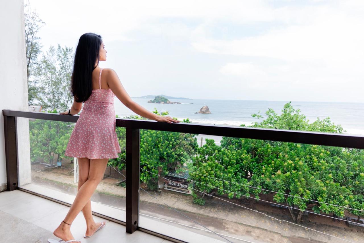 Centhara Beach Weligama Hotel Exterior foto