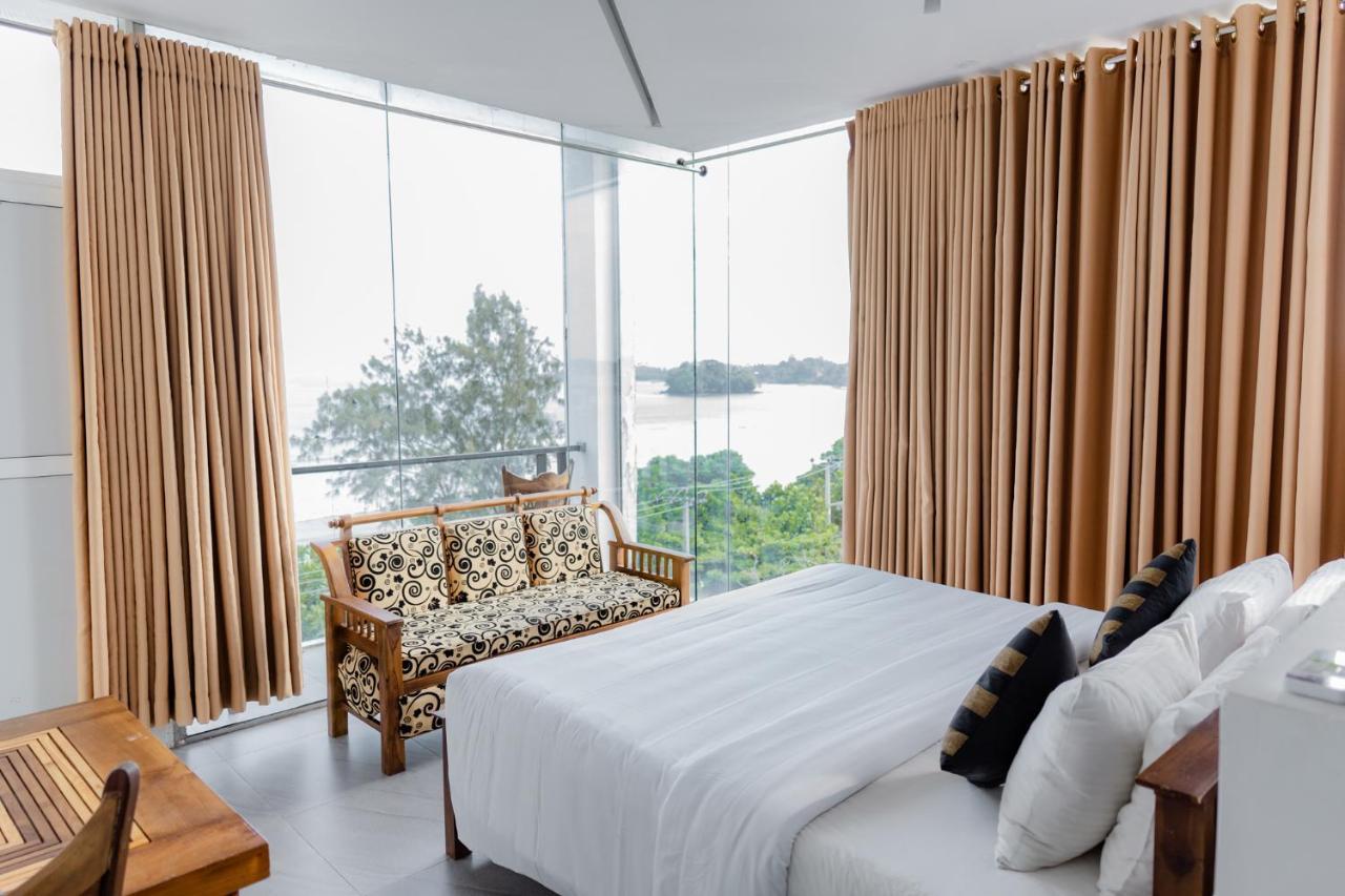 Centhara Beach Weligama Hotel Exterior foto